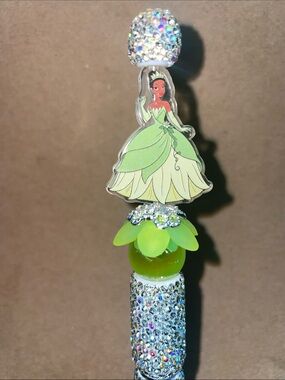 Disney princess Tiana inspired focal beaded bling pen featuring her green dress